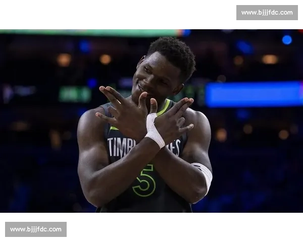 爆发式蜕变！小米切尔季后赛场均 15+6 创生涯新高，热火 2400 万续约锁定后场未来